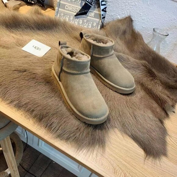 UGG CLASSIC ULTRA MINI ANTILOPE SHEARLING LINED BOOT - Picture 1 of 6
